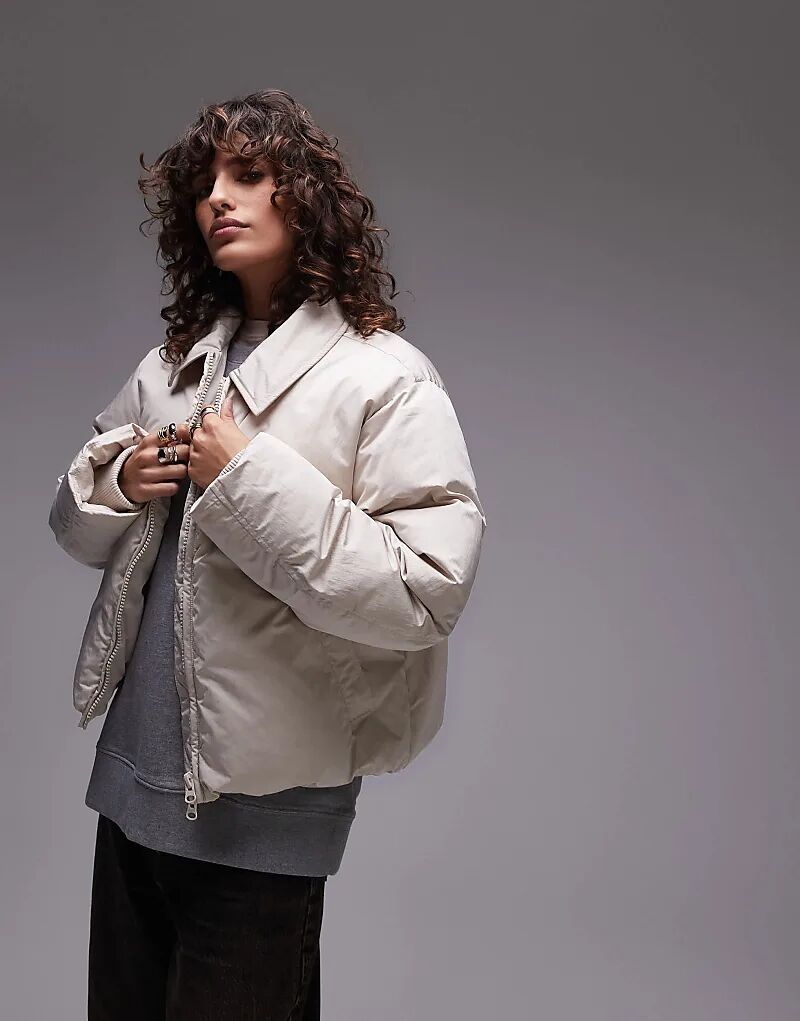 Укороченный пуховик с воротником в каменном цвете Topshop
Укороченный пуховик с воротником в каменном цвете Topshop