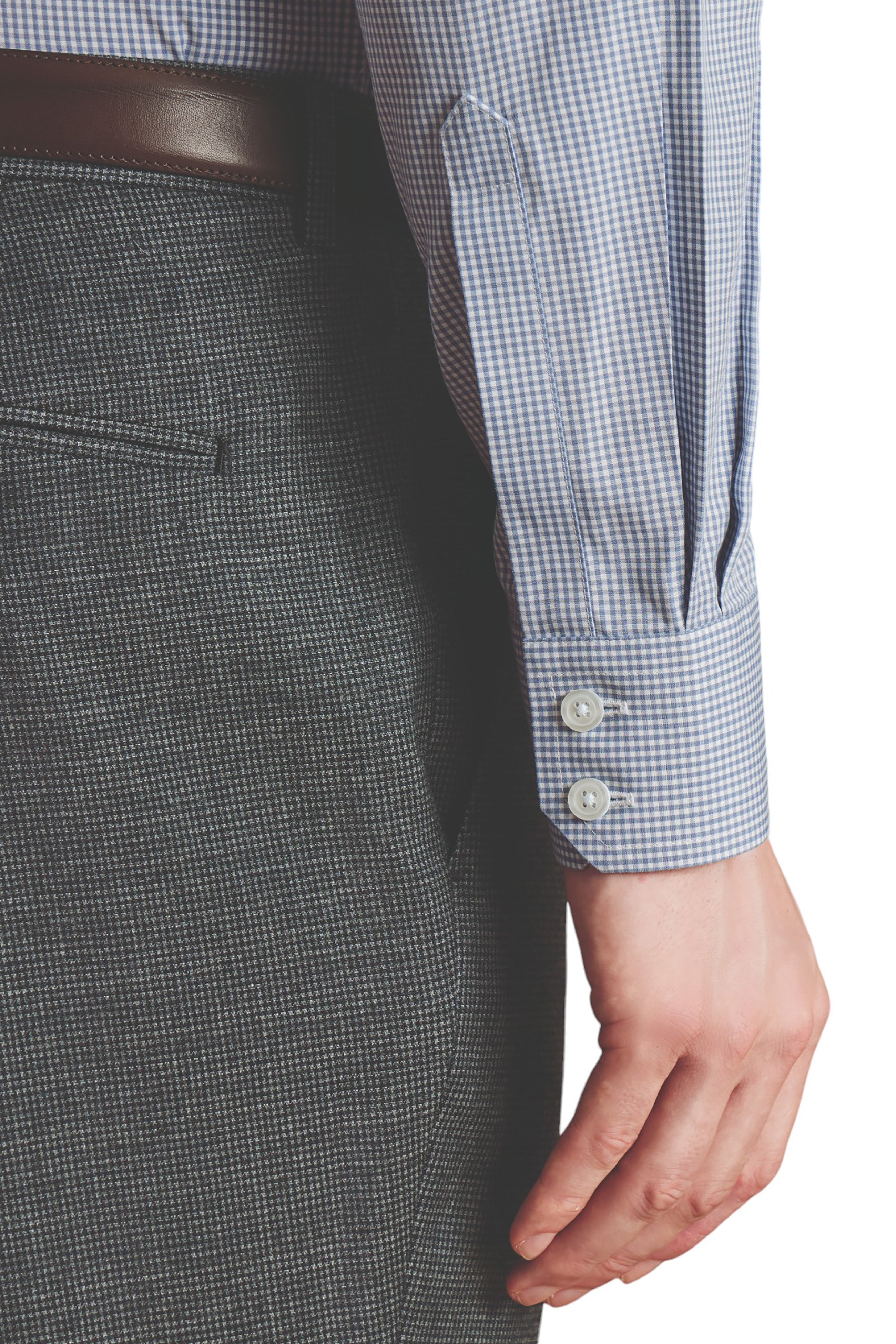 Мужская рубашка-рубашка приталенного кроя из нежелезного поплина в мелкую клетку в клетку Charles Tyrwhitt с одним манжетом, светло-серый
Мужская рубашка-рубашка приталенного кроя из нежелезного поплина в мелкую клетку в клетку Charles Tyrwhitt с одним манжетом, светло-серый