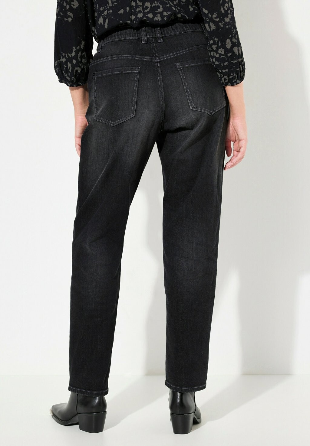 Джинсы облегающего кроя Ulla Popken, черный
Джинсы облегающего кроя Ulla Popken, черный