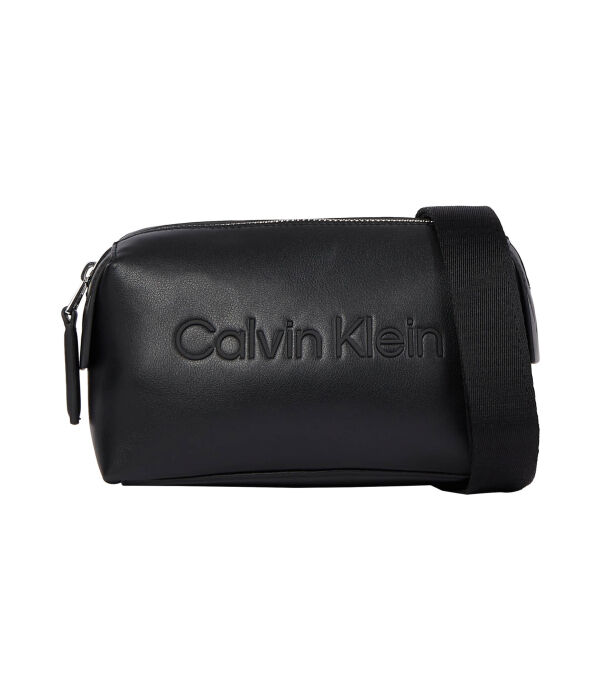 Сумка-мессенджер Calvin Klein с логотипом, черный
Сумка-мессенджер Calvin Klein с логотипом, черный