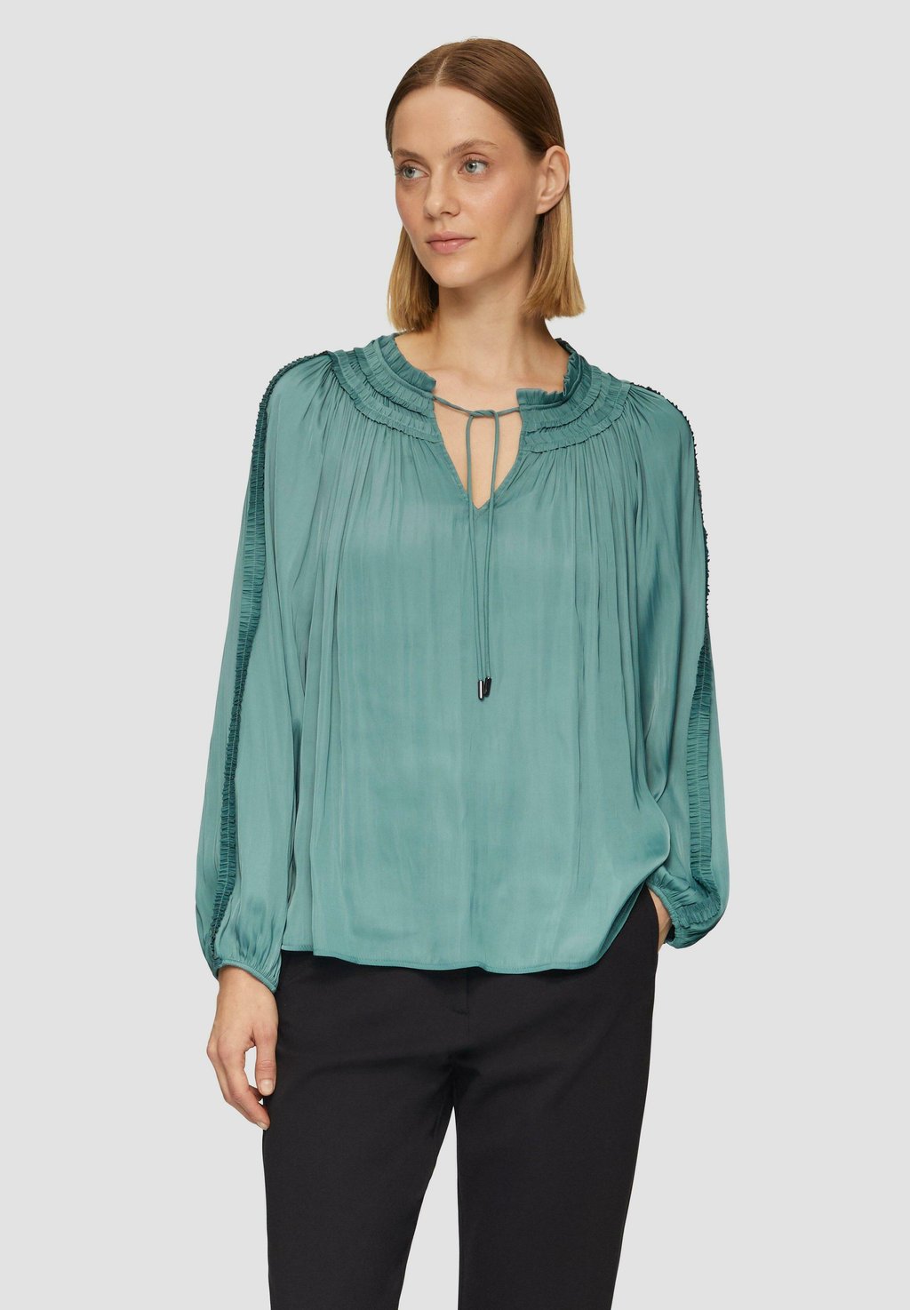 Блуза MIT RÜSCHEN-DETAILS s.Oliver BLACK LABEL, сине-зеленый
Блуза MIT RÜSCHEN-DETAILS s.Oliver BLACK LABEL, сине-зеленый