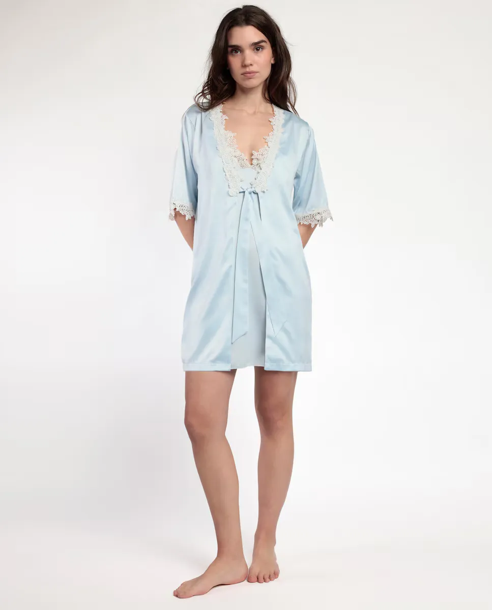 Женский атласный халат с гипюровым кружевом Admas, синий
Женский атласный халат с гипюровым кружевом Admas, синий