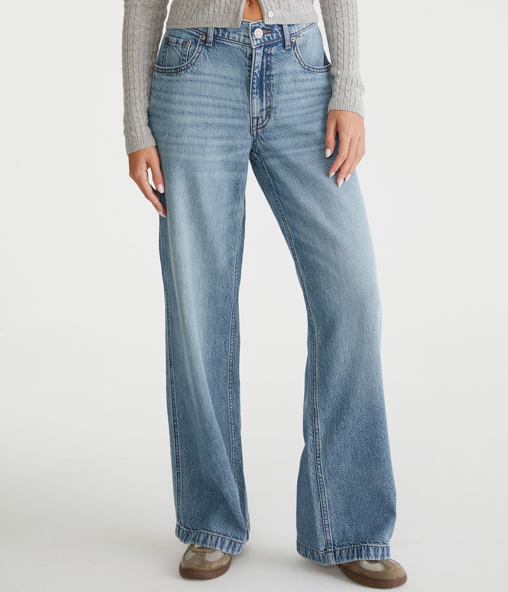 Aeropostale Мешковатые широкие джинсы с низкой посадкой Carpenter, цвет medium wash
Aeropostale Мешковатые широкие джинсы с низкой посадкой Carpenter, цвет medium wash