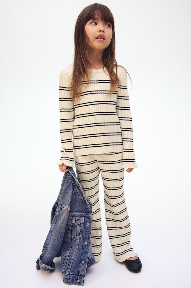 Расклешенные брюки из ребристого трикотажа H&M, мультиколор
Расклешенные брюки из ребристого трикотажа H&M, мультиколор