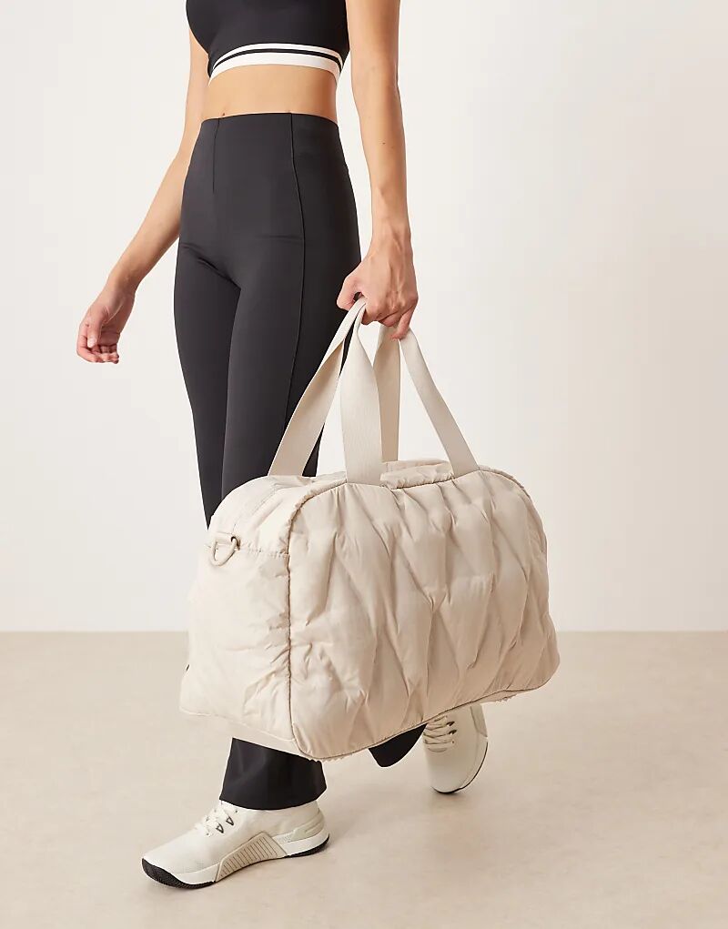 Спортивная сумка OYSHO Padded Technic цвета экрю
Спортивная сумка OYSHO Padded Technic цвета экрю