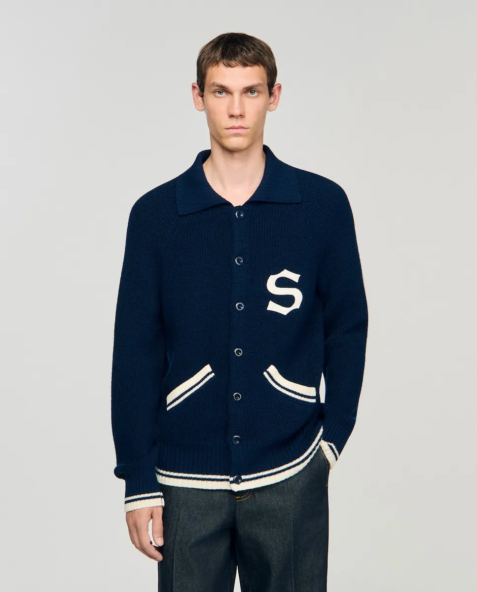 Мужской шерстяной кардиган с нашивкой S Sandro, темно-синий
Мужской шерстяной кардиган с нашивкой S Sandro, темно-синий