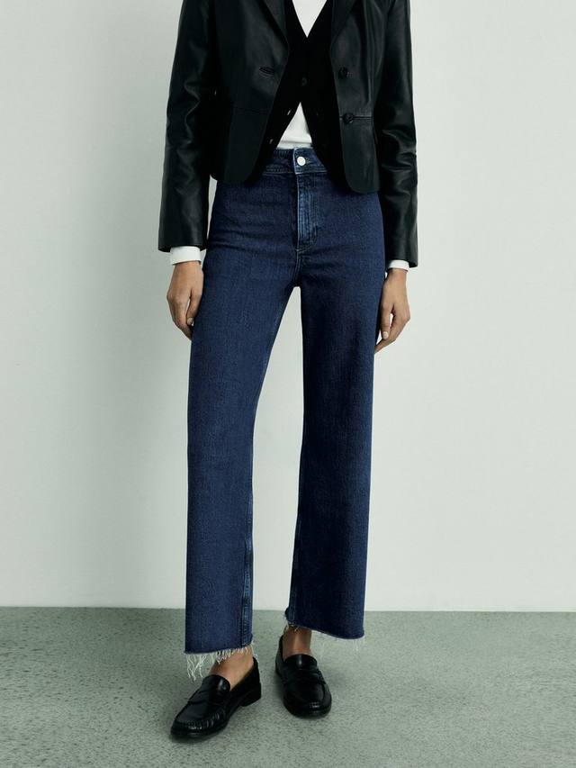 Джинсы кэтрин с потертым подолом Mango, цвет Open Blue
Джинсы кэтрин с потертым подолом Mango, цвет Open Blue