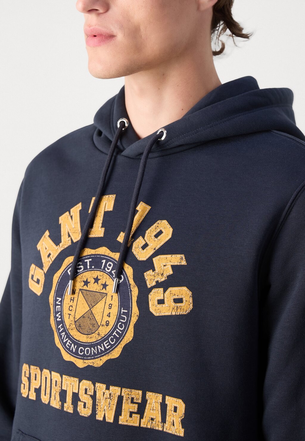 Джемпер с капюшоном FRONT GRAPHIC HOODIE GANT, темно-синий
Джемпер с капюшоном FRONT GRAPHIC HOODIE GANT, темно-синий