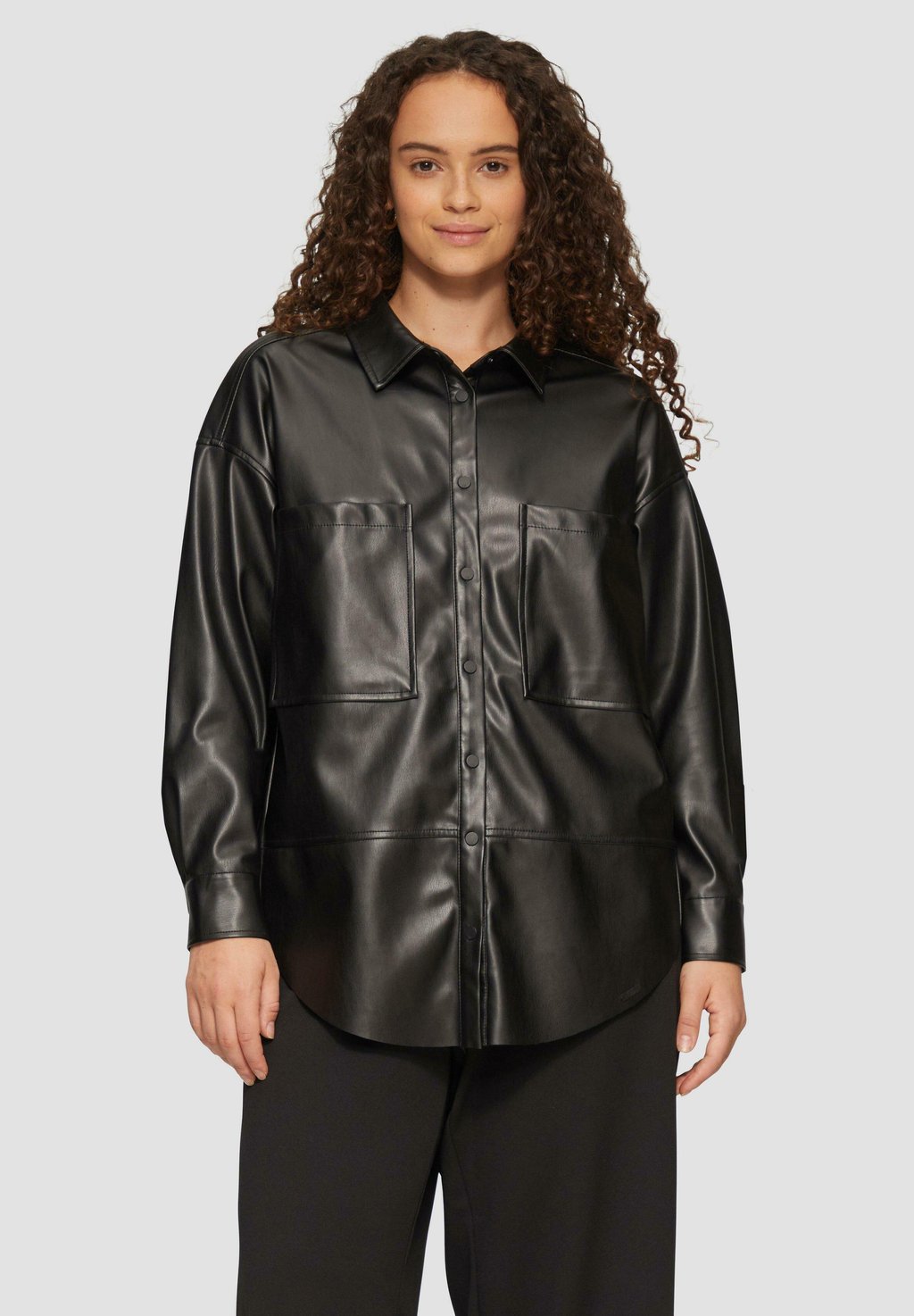 Блузка на пуговицах ELEGANTE QS, черный
Блузка на пуговицах ELEGANTE QS, черный