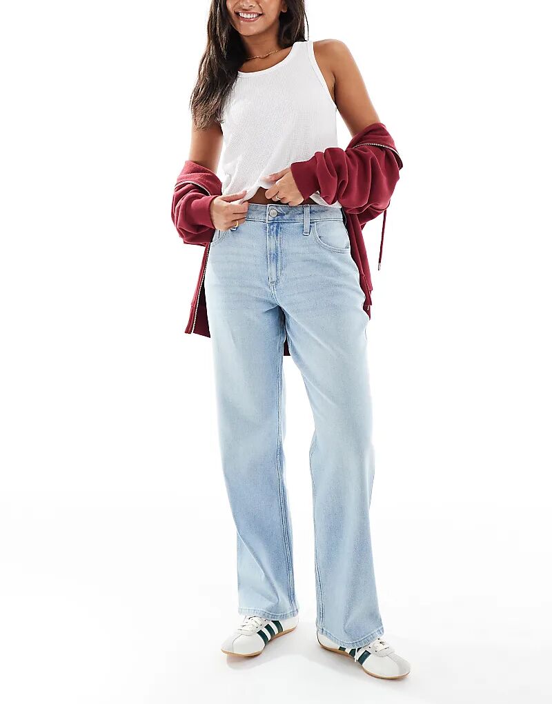 Джинсы Hollister Curvy Dad с высокой талией, средне-синего цвета
Джинсы Hollister Curvy Dad с высокой талией, средне-синего цвета