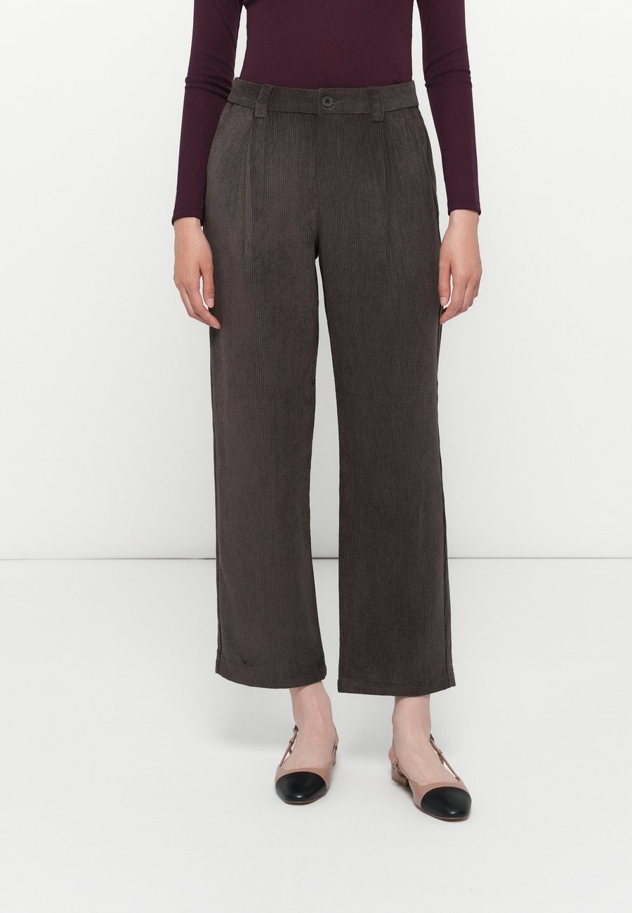 Брюки ONLY ONLHANNA LIFE PANT , Chocolate Torte/Dark Brown
Брюки ONLY ONLHANNA LIFE PANT , Chocolate Torte/Dark Brown