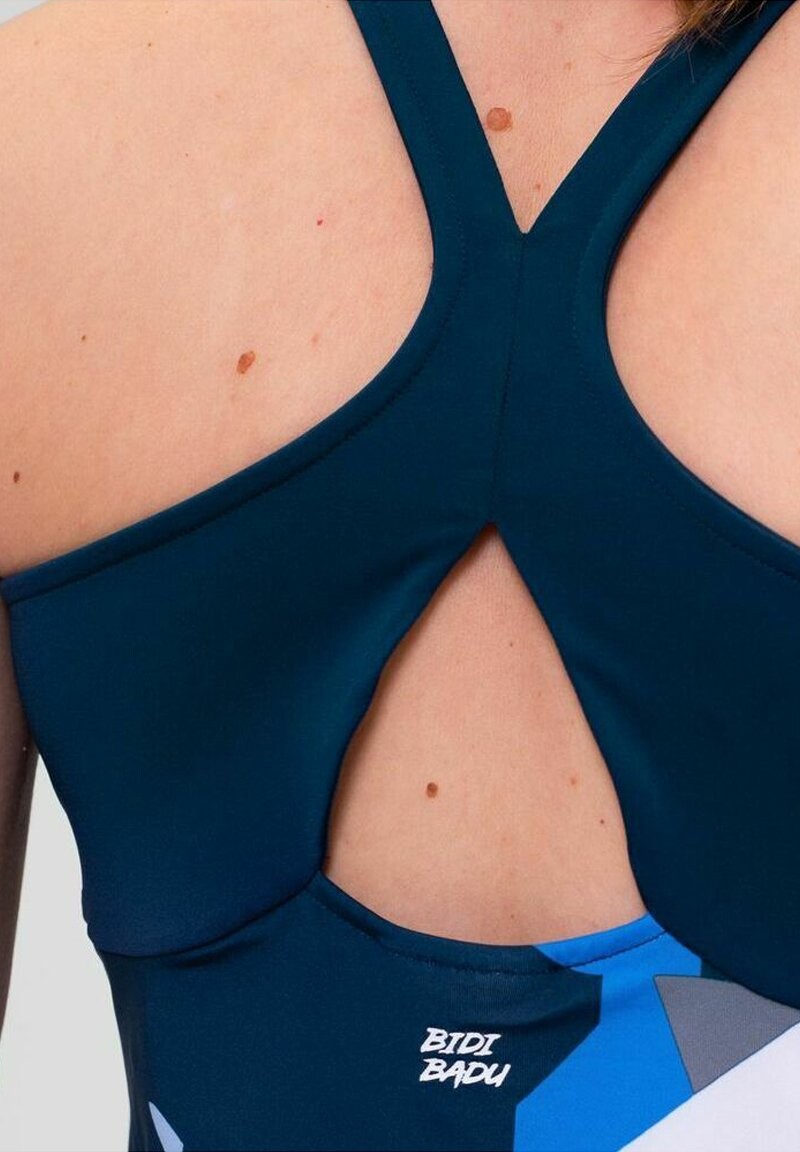 Топ NEW YORK 2024 TANK BIDI BADU, темно-синий
Топ NEW YORK 2024 TANK BIDI BADU, темно-синий