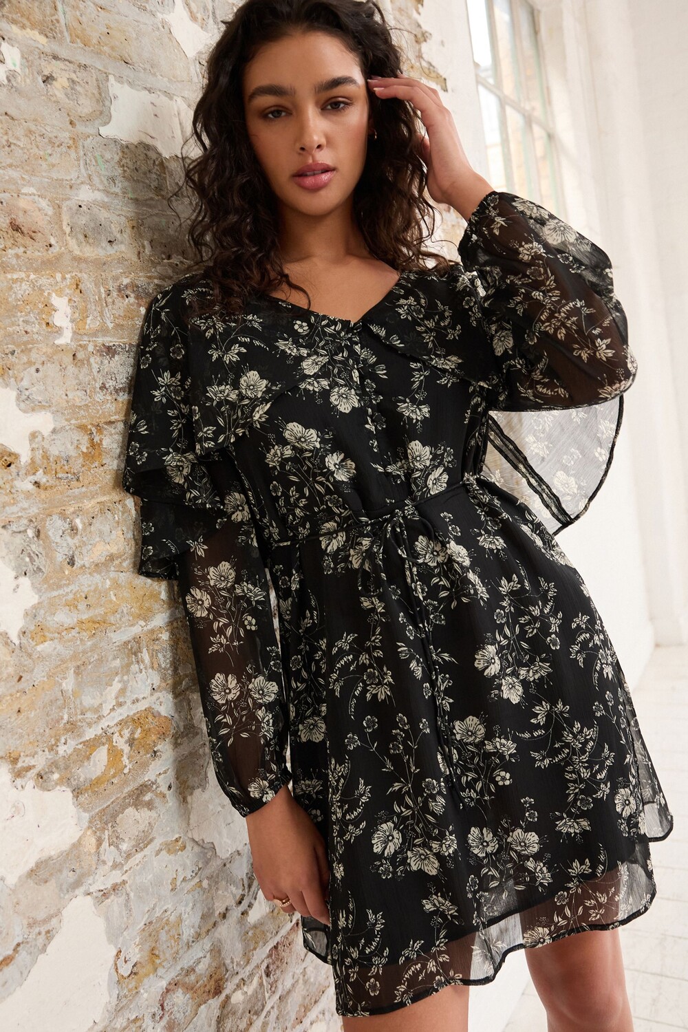 Мини-Платье с длинными рукавами и накидкой Next, мультиколор
Мини-Платье с длинными рукавами и накидкой Next, мультиколор