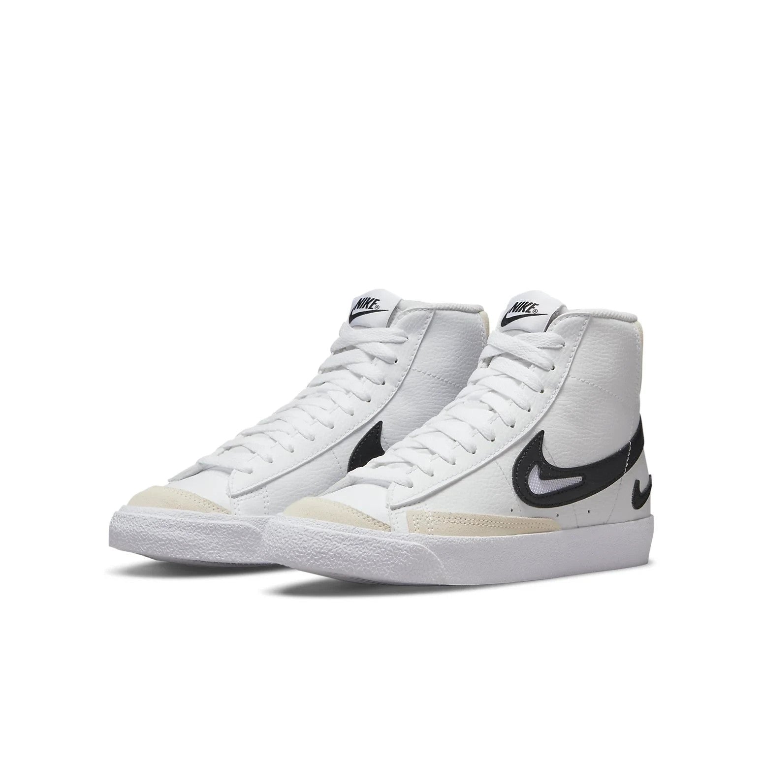 Детские кроссовки Nike Blazer Mid 'FM Pack GS' DR7893-100, белые кожаные, размер US, белый
Детские кроссовки Nike Blazer Mid 'FM Pack GS' DR7893-100, белые кожаные, размер US, белый