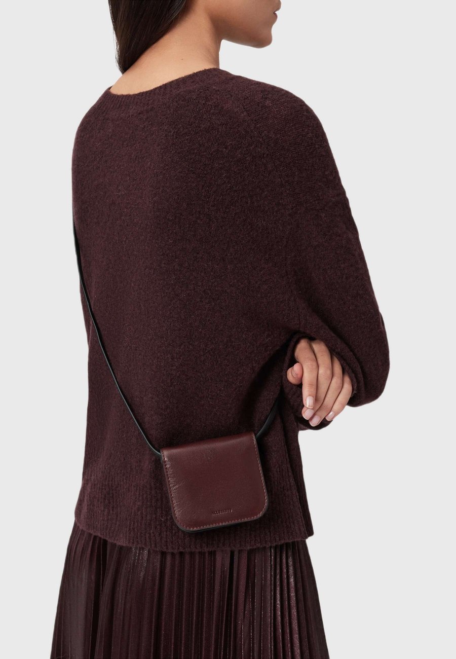 Сумка кросс-боди AllSaints MAEVE , Dark Red/Red
Сумка кросс-боди AllSaints MAEVE , Dark Red/Red