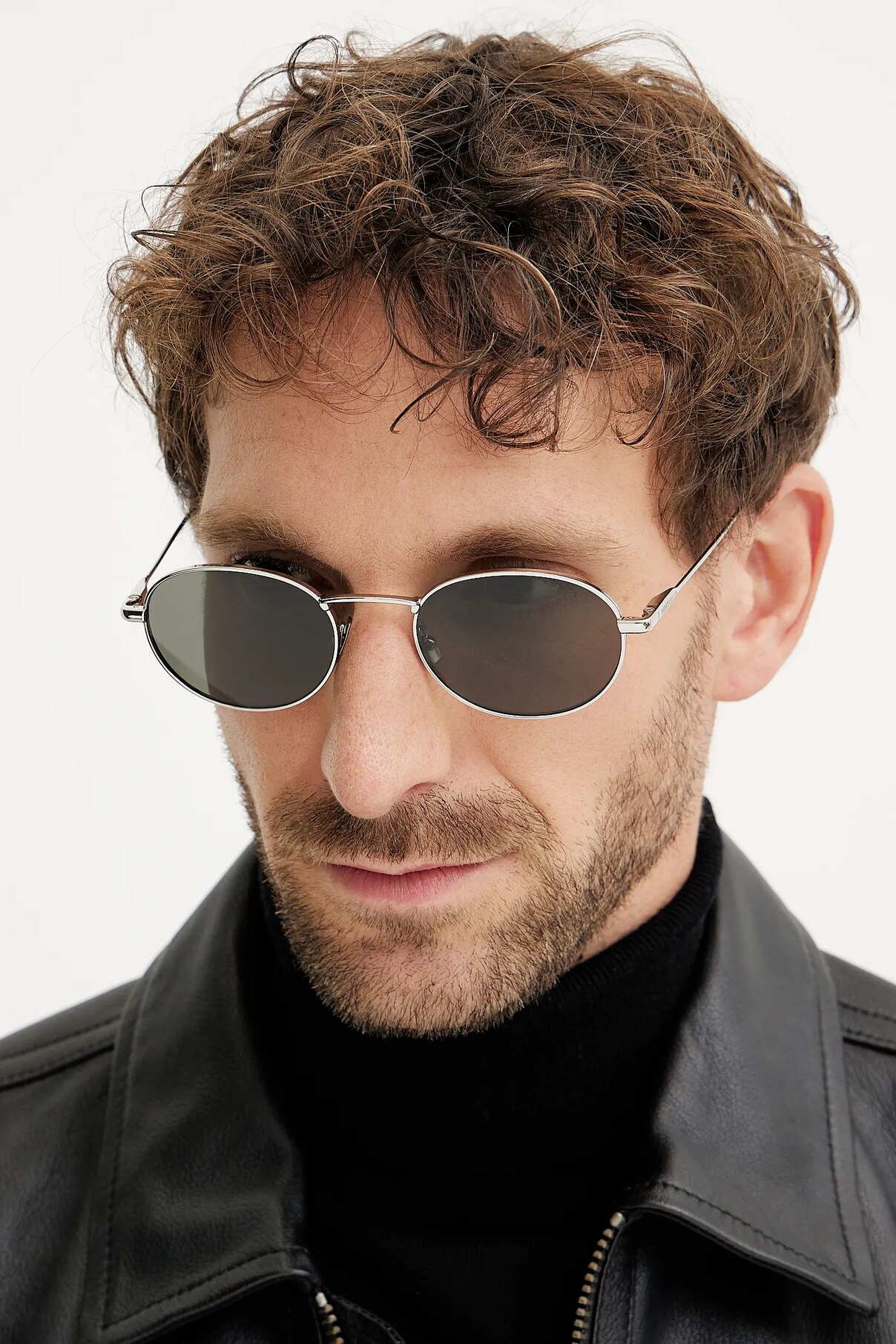 Солнцезащитные очки Saint Laurent, серебряный
Солнцезащитные очки Saint Laurent, серебряный