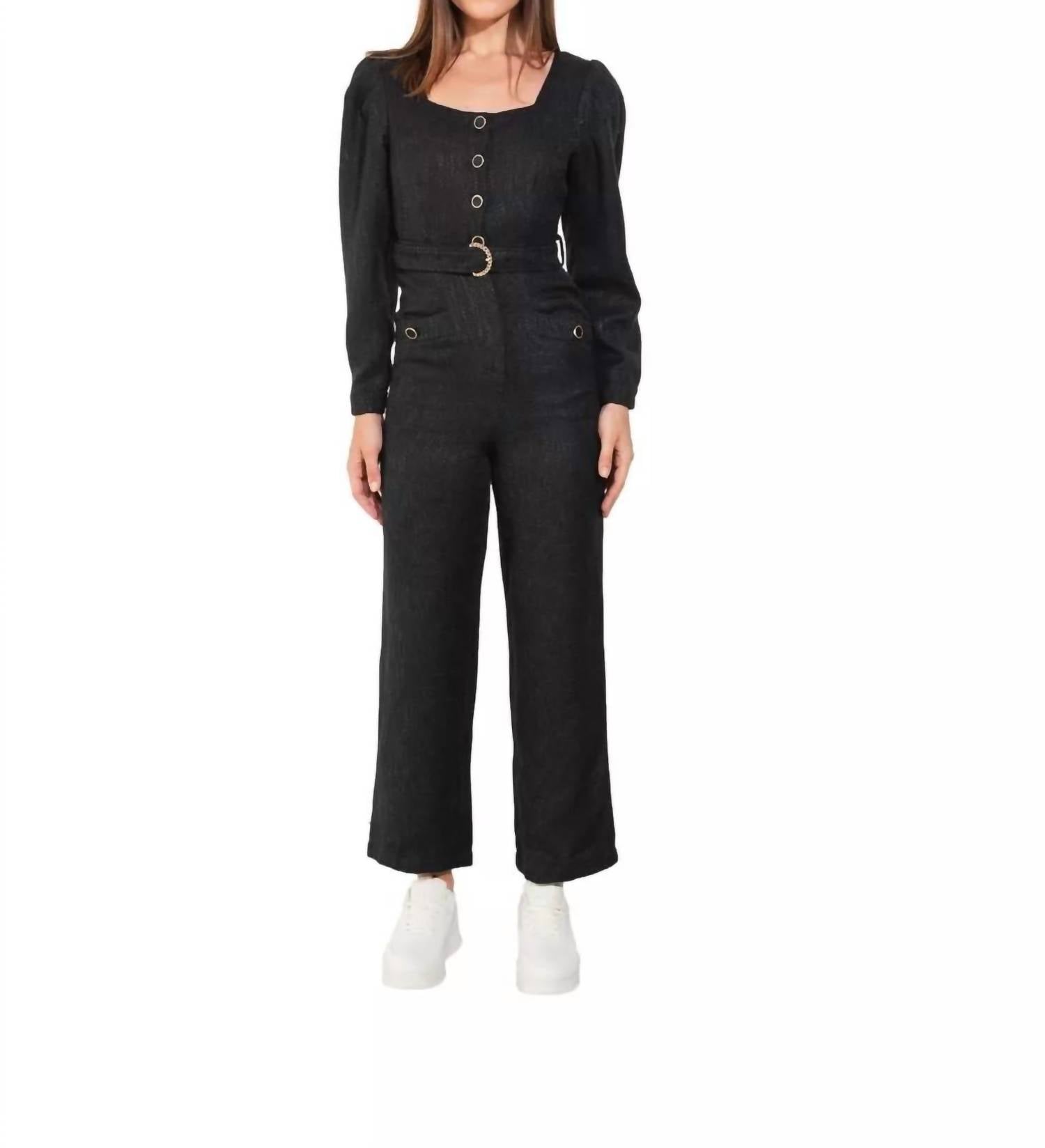 Длинный комбинезон с поясом черного цвета SMF
Длинный комбинезон с поясом черного цвета SMF