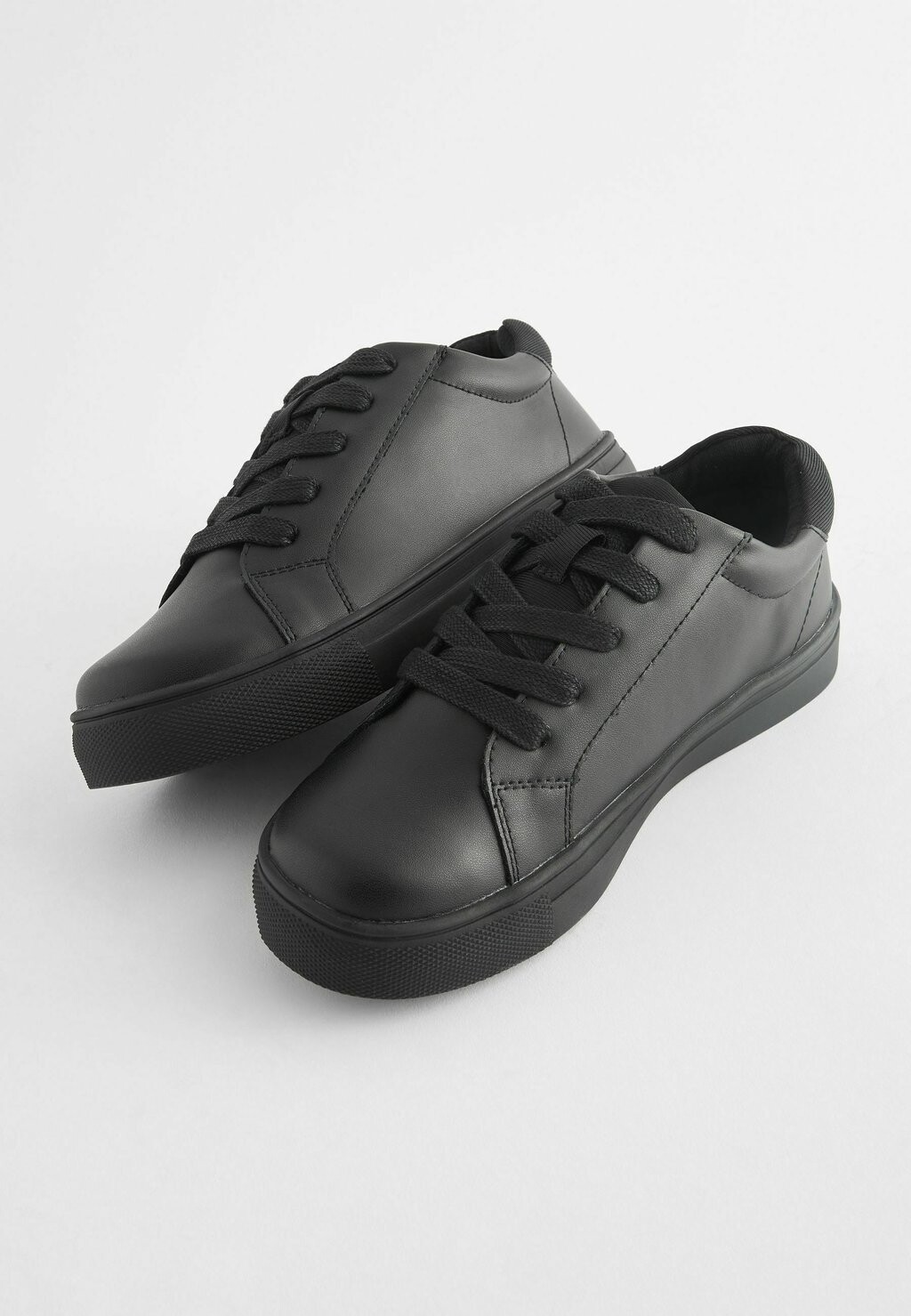 Кроссовки на шнуровке Next, черный
Кроссовки на шнуровке Next, черный