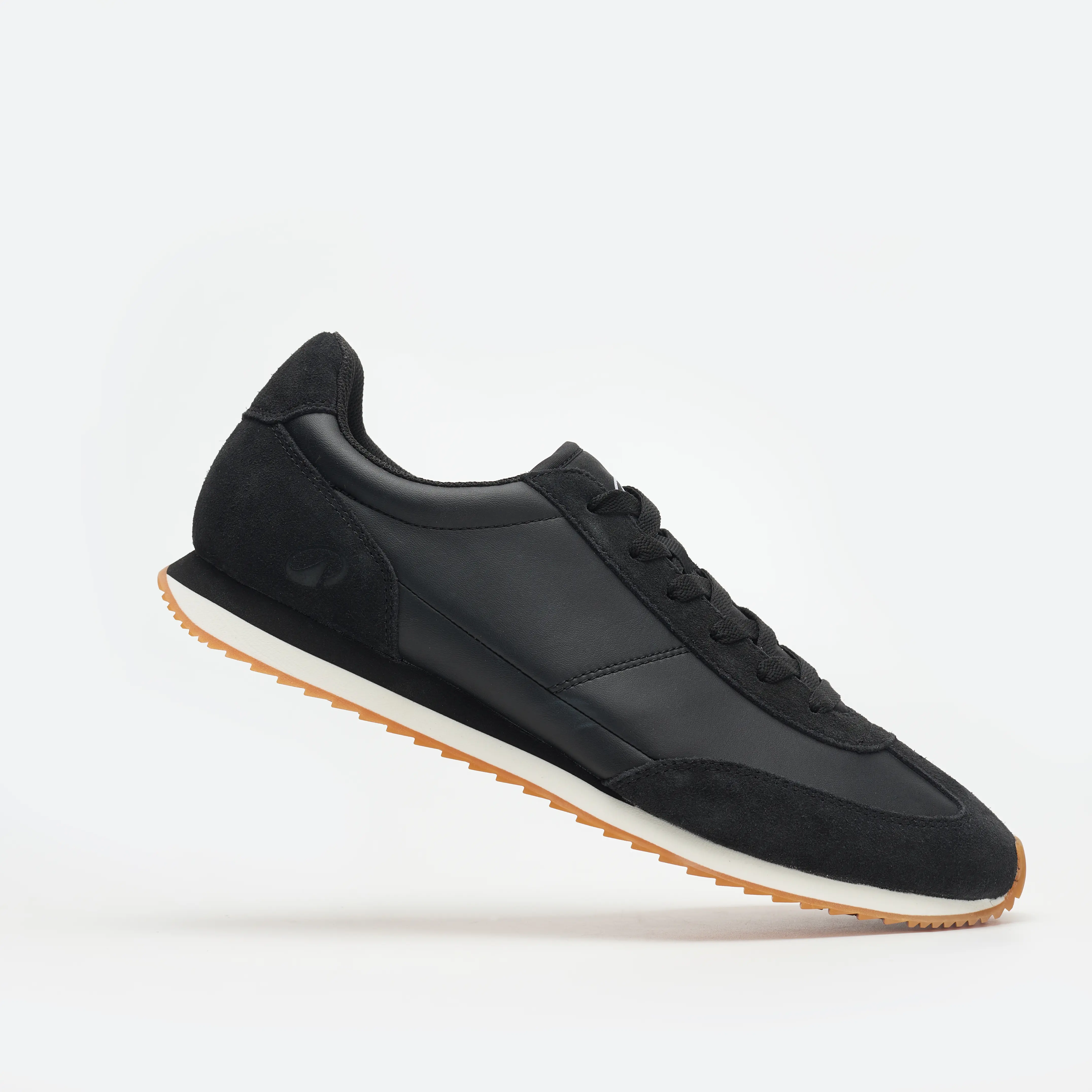 Унисекс кроссовки Retro Walker для города и повседневной носки Decathlon
Унисекс кроссовки Retro Walker для города и повседневной носки Decathlon