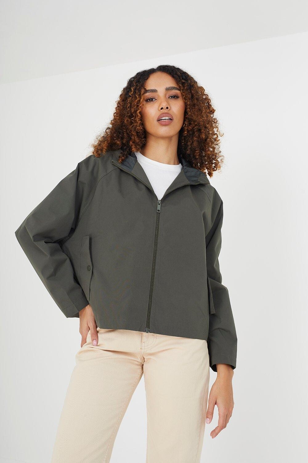 Укороченная куртка с капюшоном и рукавами реглан Capucine Brave Soul, хаки
Укороченная куртка с капюшоном и рукавами реглан Capucine Brave Soul, хаки