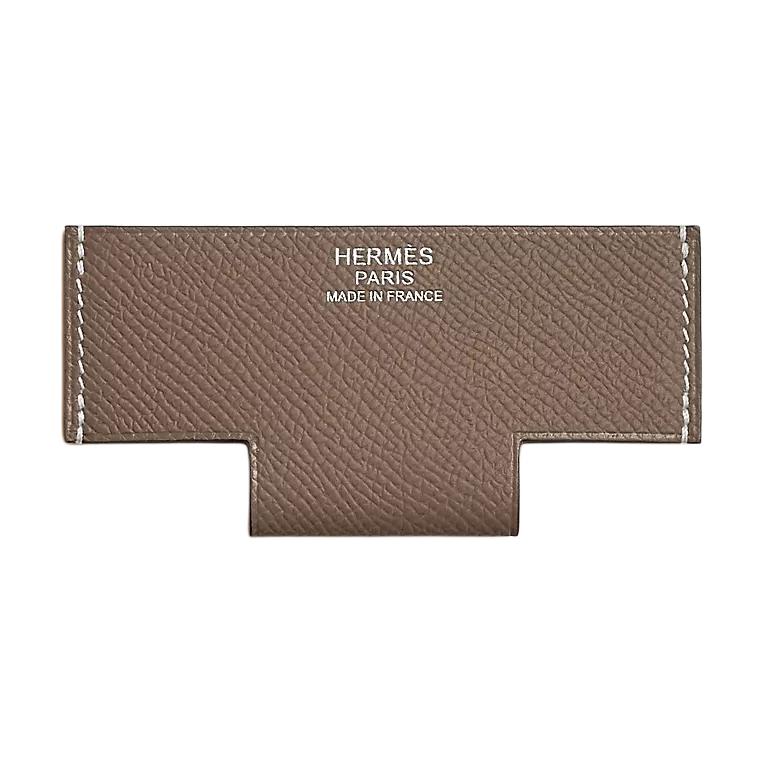 HERMES Кожаный картхолдер Epsom для женщин 18 цвет тёмно-серый слоновая кость, 18 Etoupe Elephant Gray
HERMES Кожаный картхолдер Epsom для женщин 18 цвет тёмно-серый слоновая кость, 18 Etoupe Elephant Gray