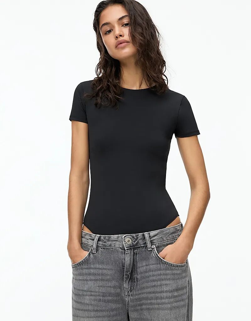 Боди Pull&Bear из полиамида черного цвета
Боди Pull&Bear из полиамида черного цвета