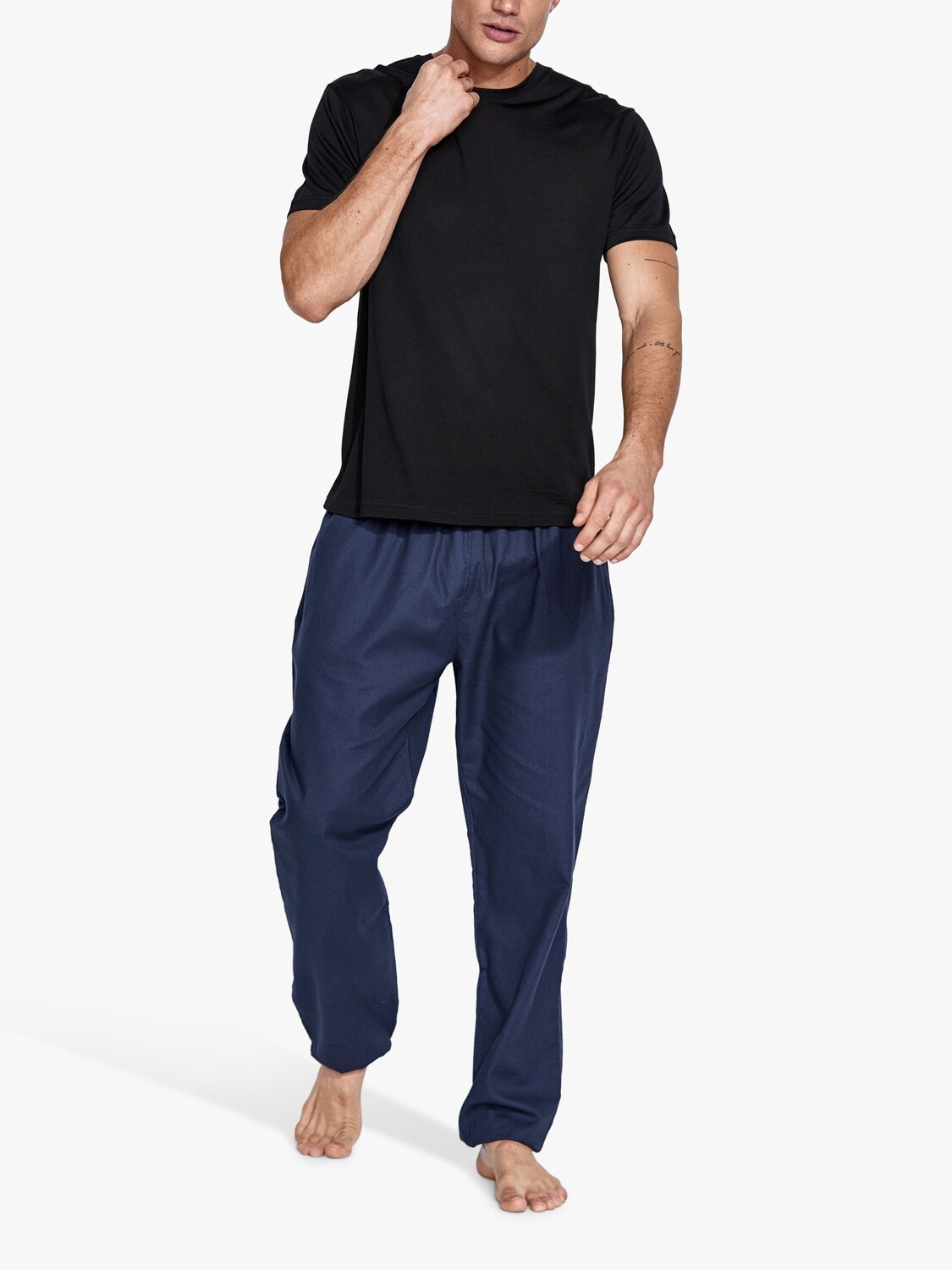 Биоразлагаемая футболка из мериносовой шерсти Panos Emporio, черный
Биоразлагаемая футболка из мериносовой шерсти Panos Emporio, черный