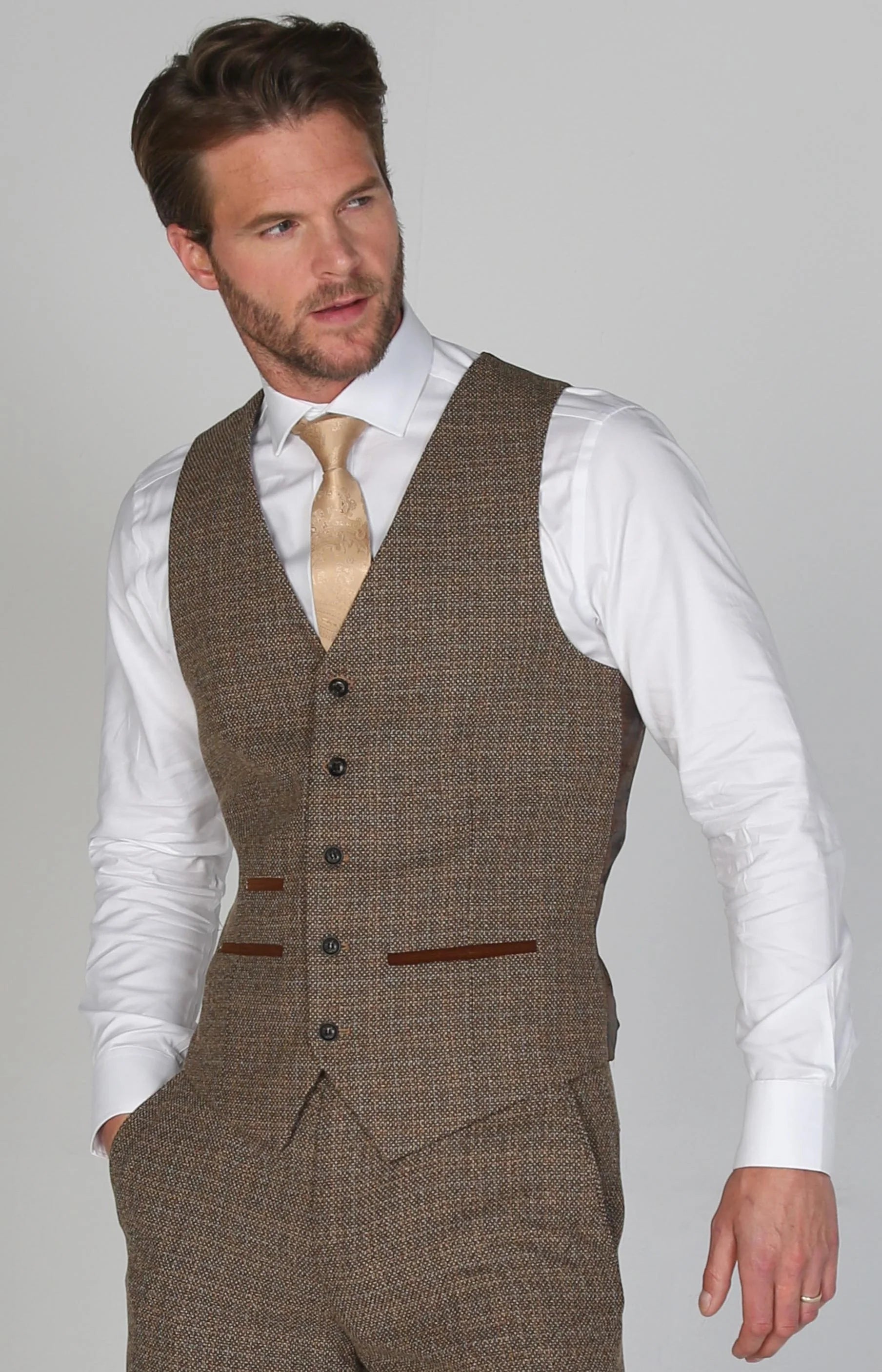 Коричневый жилет в клетку Ralph Tweed Paul Andrew
Коричневый жилет в клетку Ralph Tweed Paul Andrew