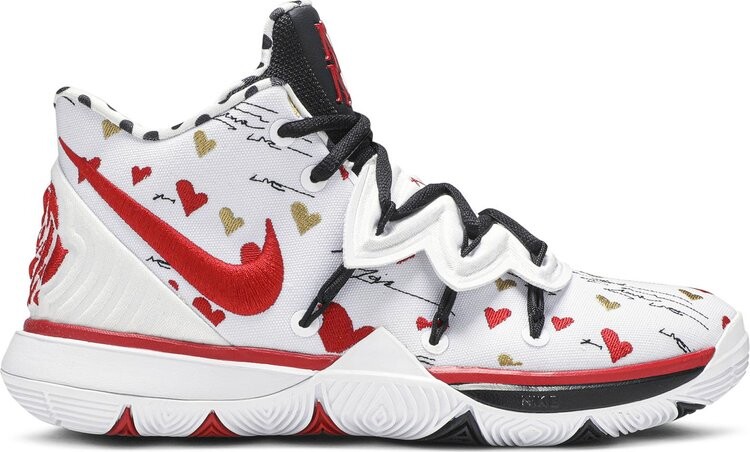 Кроссовки Nike SneakerRoom x Kyrie 5 GS 'I Love You Mom', белый
Кроссовки Nike SneakerRoom x Kyrie 5 GS 'I Love You Mom', белый