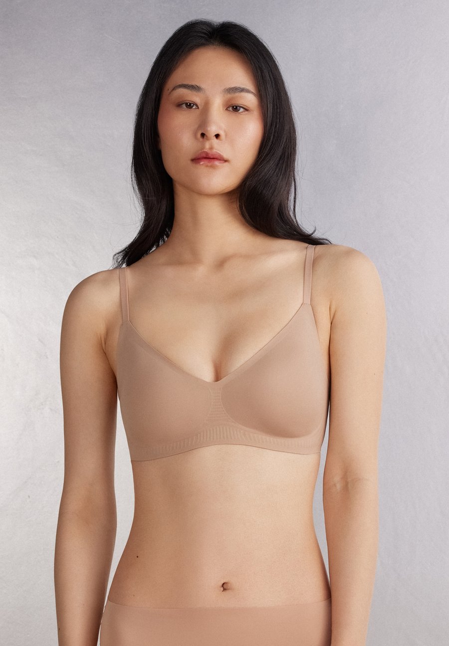 Бюстгальтер Intimissimi LAILA, Natural/Beige
Бюстгальтер Intimissimi LAILA, Natural/Beige