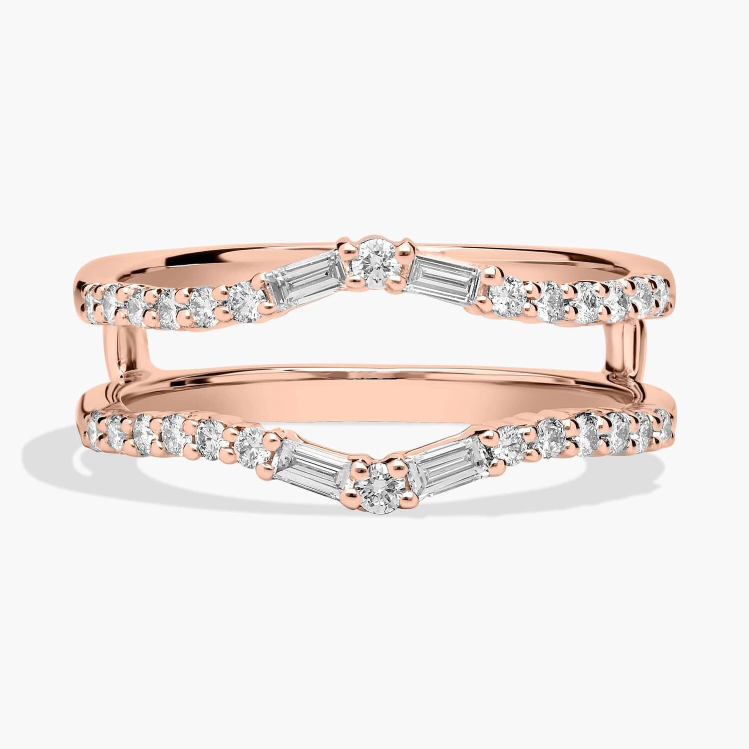 Кольцо с изогнутым багетом и круглым бриллиантом в форме вставки из розового золота 14 карат (3/8 карата). Blue Nile
Кольцо с изогнутым багетом и круглым бриллиантом в форме вставки из розового золота 14 карат (3/8 карата). Blue Nile