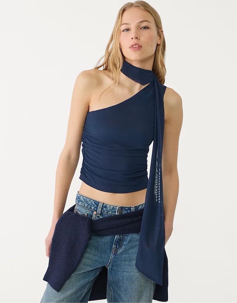 Асимметричный топ из тюля Stradivarius с шарфом темно-синего цвета
Асимметричный топ из тюля Stradivarius с шарфом темно-синего цвета