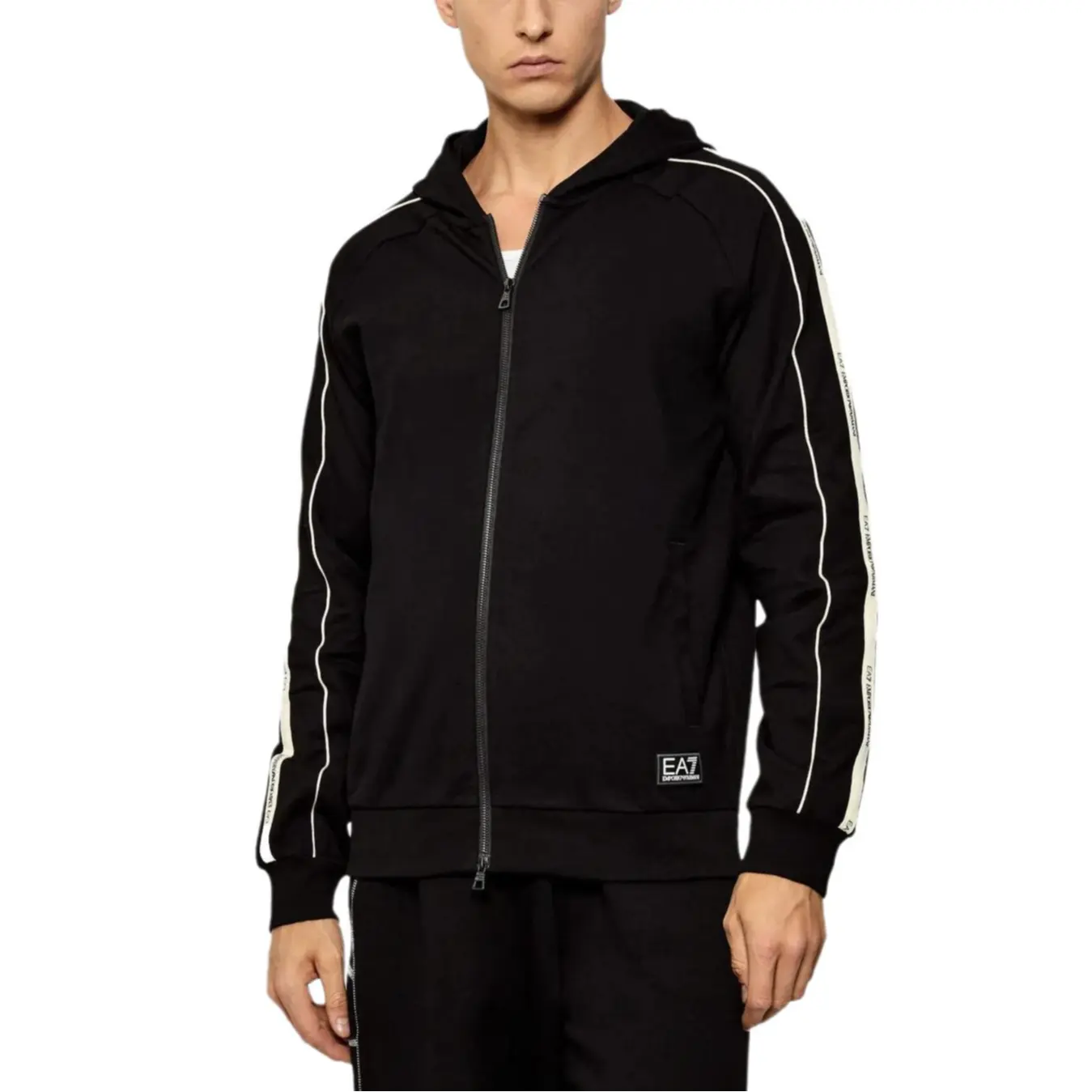 Толстовка с капюшоном на молнии Emporio Armani, черный
Толстовка с капюшоном на молнии Emporio Armani, черный