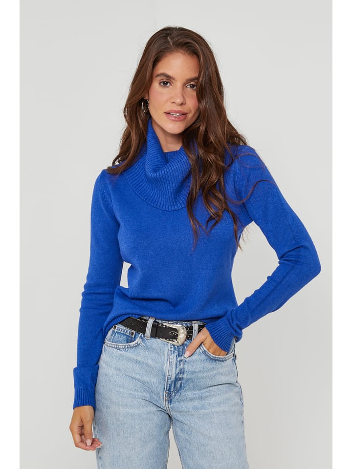 Soft Cashmere Синий свитер с высоким воротником
Soft Cashmere Синий свитер с высоким воротником