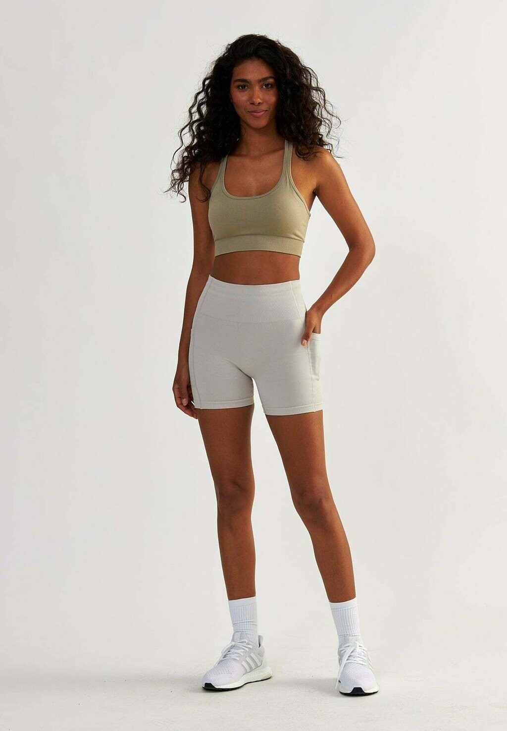 Тайтсы LIFT ME UP POCKETS BeShaped, светло-серый
Тайтсы LIFT ME UP POCKETS BeShaped, светло-серый