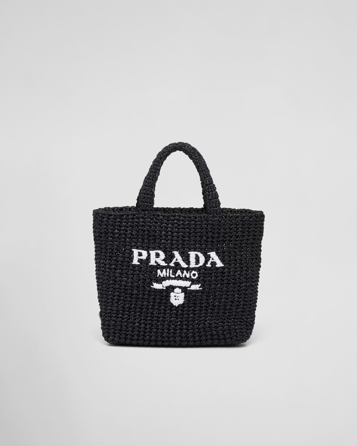 Маленькая вязаная сумка-тоут Prada, черный
Маленькая вязаная сумка-тоут Prada, черный