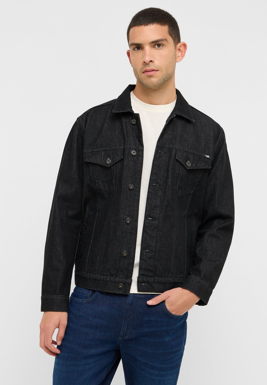Куртка Mustang STYLE DALLAS, Denim Black Dark/Black Denim
Куртка Mustang STYLE DALLAS, Denim Black Dark/Black Denim