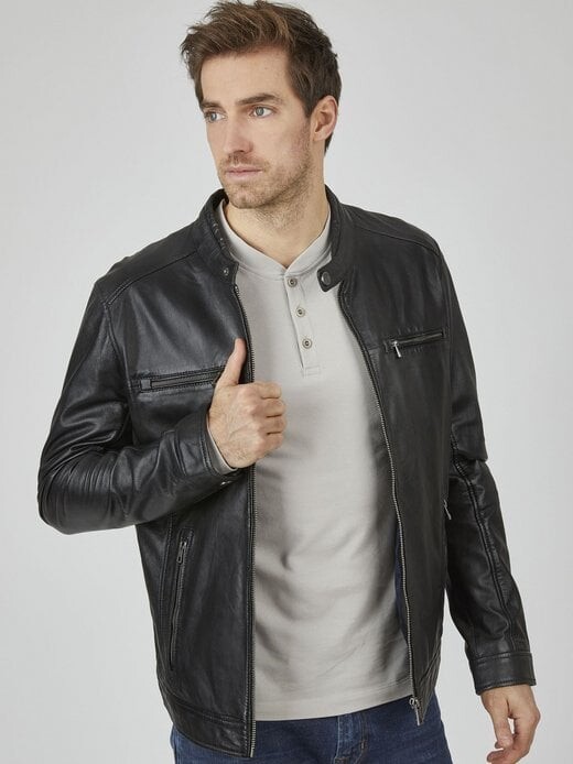 Кожаная куртка буданило Bugatti, черный
Кожаная куртка буданило Bugatti, черный