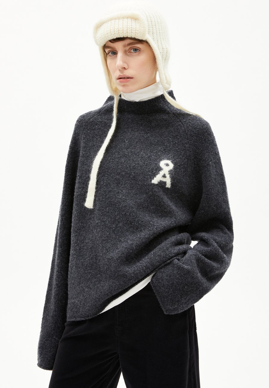 Джемпер ARMEDANGELS MONALAA BOUCLE, Steel Melange-Oatmilk/Mottled Black
Джемпер ARMEDANGELS MONALAA BOUCLE, Steel Melange-Oatmilk/Mottled Black