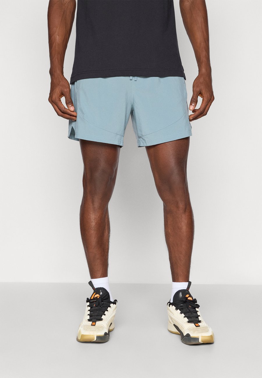 Спортивные шорты Jordan WOVEN SHORT, Aviator Grey/Black/Grey
Спортивные шорты Jordan WOVEN SHORT, Aviator Grey/Black/Grey