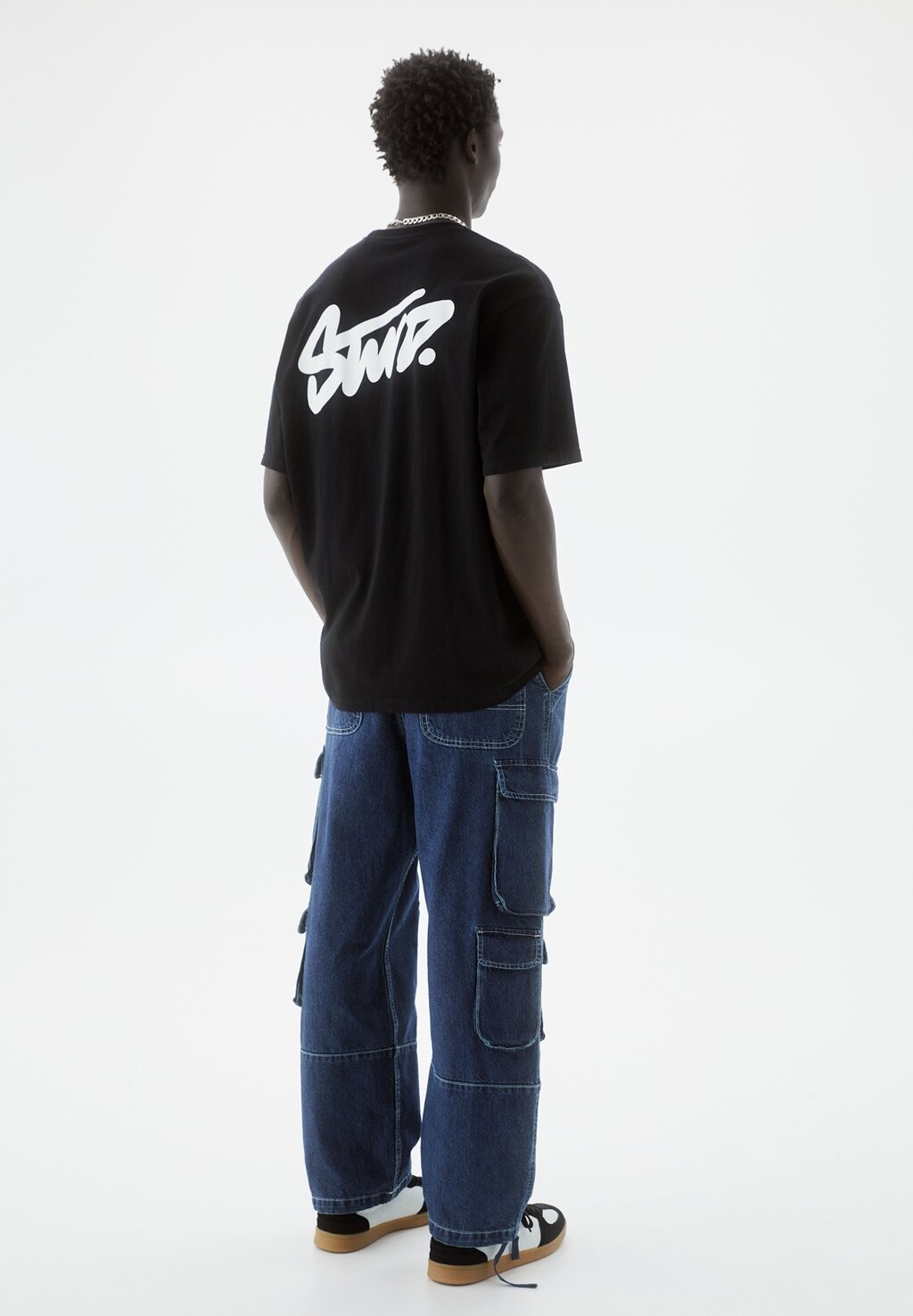 Базовая футболка WITH LOGO PULL&BEAR, цвет black
Базовая футболка WITH LOGO PULL&BEAR, цвет black