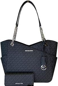 Michael Kors Jet Set Travel Большая сумка на плечо с цепочкой в комплекте Кошелек Jet Set Travel Trifold (Signature MK Black)
Michael Kors Jet Set Travel Большая сумка на плечо с цепочкой в комплекте Кошелек Jet Set Travel Trifold (Signature MK Black)