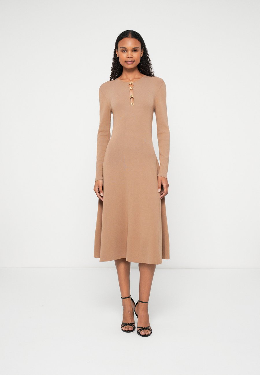 Платье KARL LAGERFELD DAILY DRESS, Nougat/Beige
Платье KARL LAGERFELD DAILY DRESS, Nougat/Beige