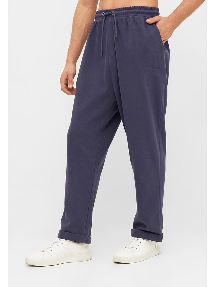 Спортивные штаны Bench, темно-синий
Спортивные штаны Bench, темно-синий