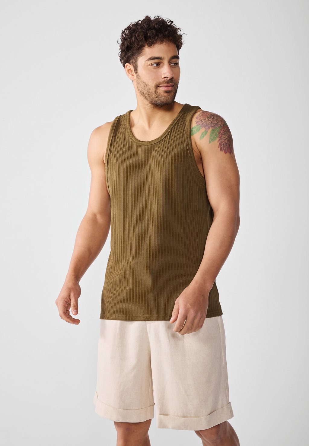 Майка Pier One, темно-оливковый
Майка Pier One, темно-оливковый