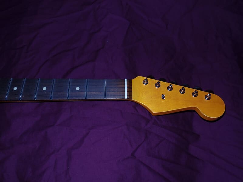 1950-е годы Closet Classic Vintage 9.5 C Stratocaster Allparts Fender Лицензионный кленовый гриф из палисандра Stratocaster Neck
1950-е годы Closet Classic Vintage 9.5 C Stratocaster Allparts Fender Лицензионный кленовый гриф из палисандра Stratocaster Neck
