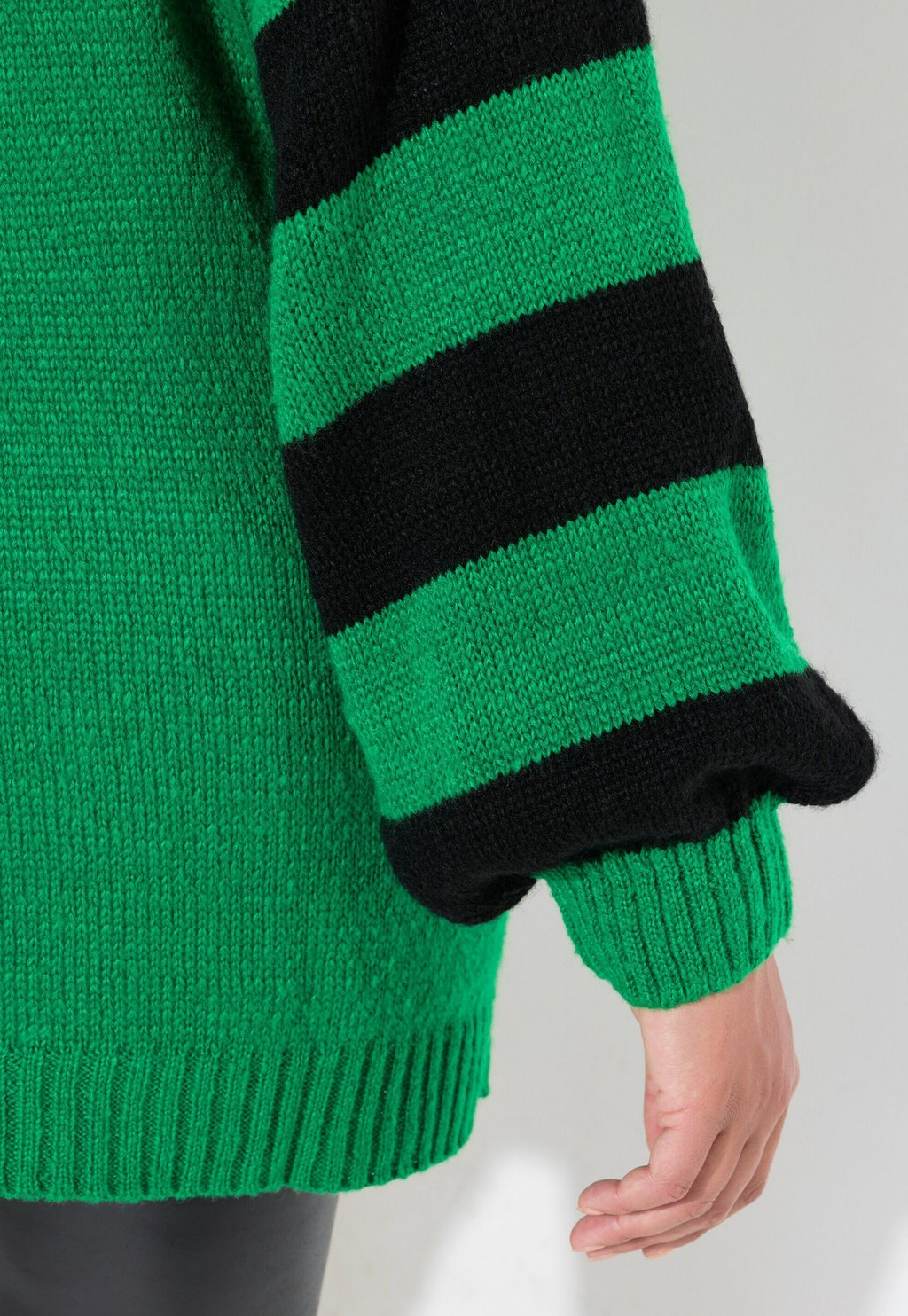 Джемпер HAPPY STRIPED SLEEVES Angel of Style, зеленый 
Джемпер HAPPY STRIPED SLEEVES Angel of Style, зеленый