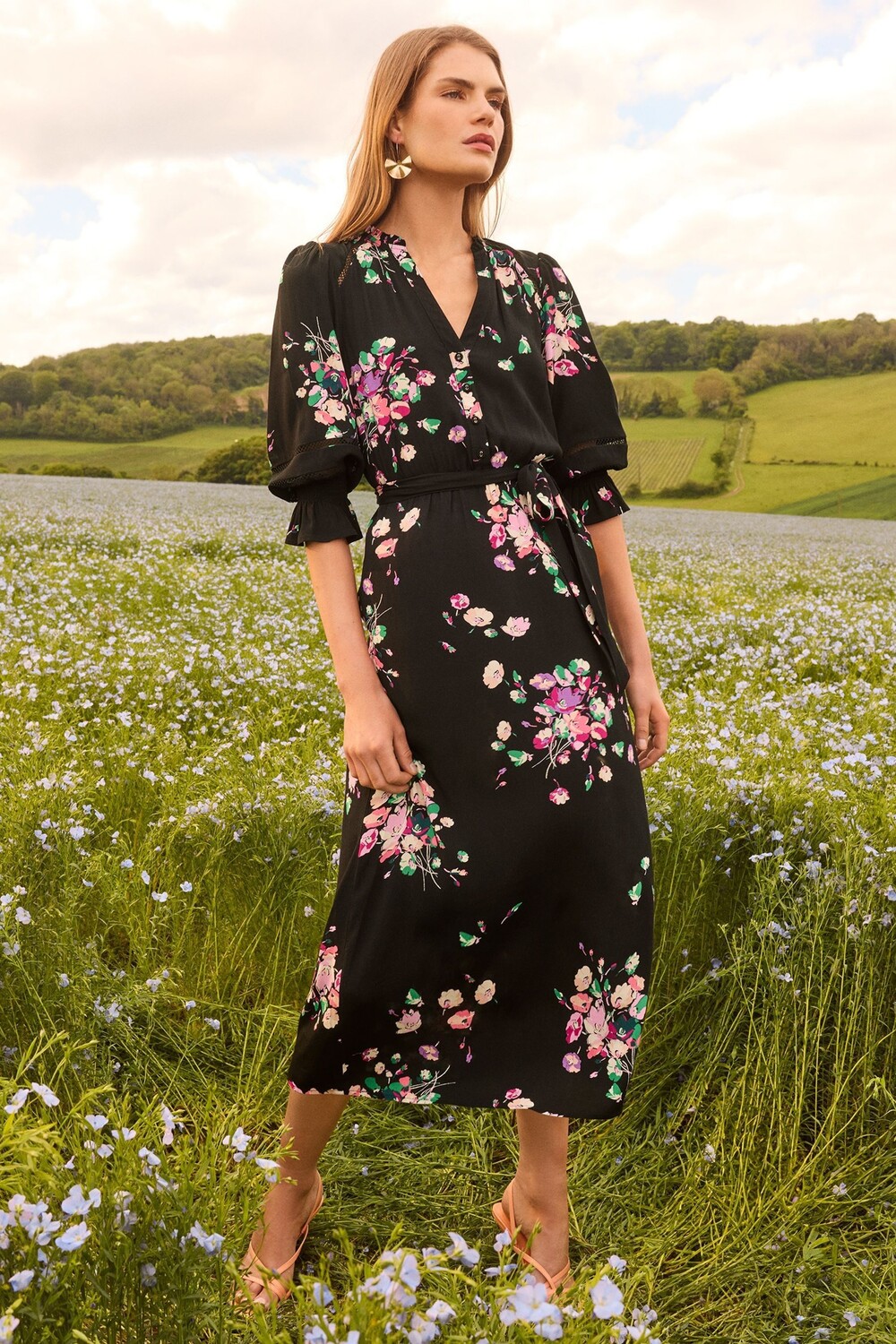 Платье миди с принтом, рукавами 3/4 и поясом Love & Roses, черный
Платье миди с принтом, рукавами 3/4 и поясом Love & Roses, черный