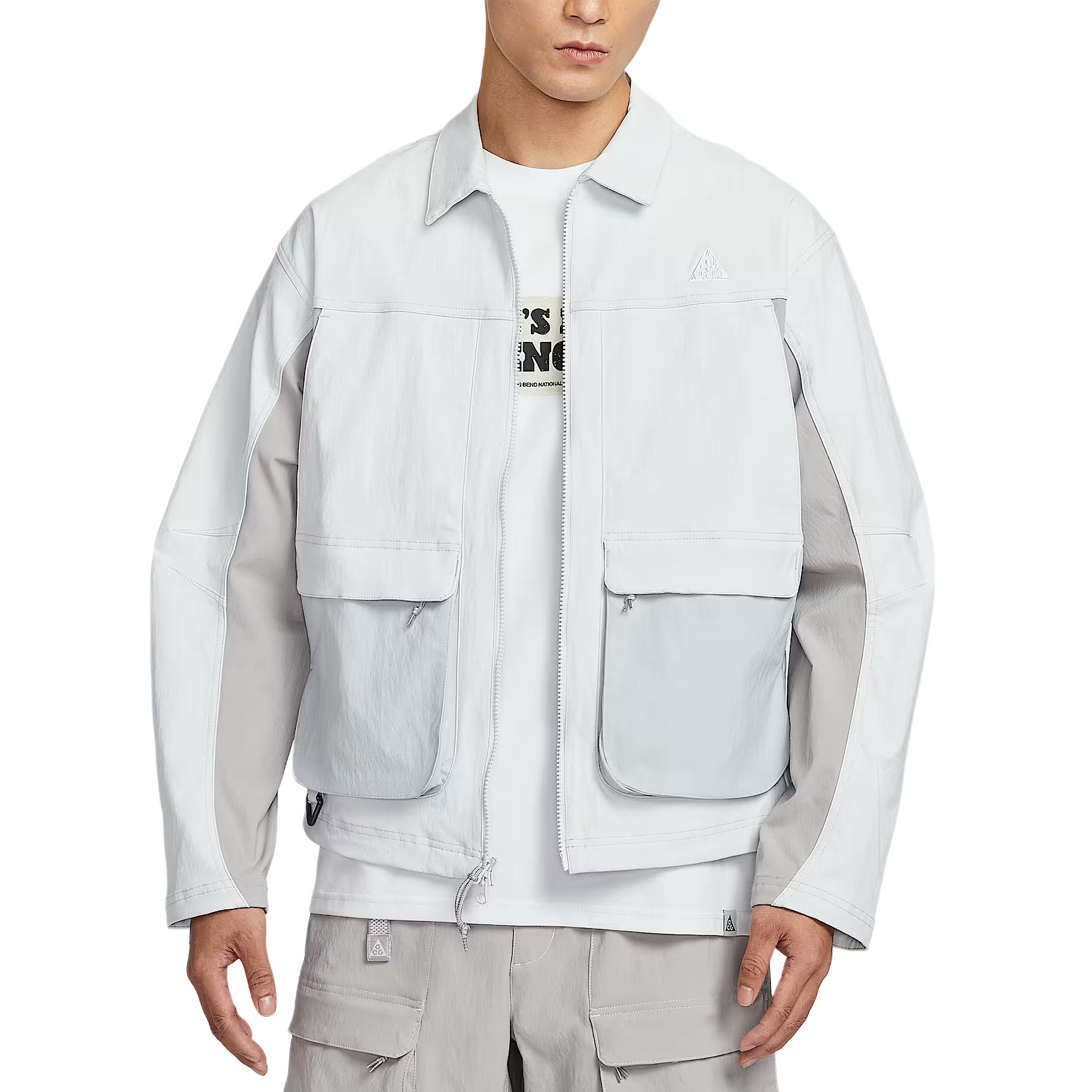 Nike Куртки ACG для мужчин Dust Photon/Mist Gray/University Gray/Mountain White с лацканом
Nike Куртки ACG для мужчин Dust Photon/Mist Gray/University Gray/Mountain White с лацканом