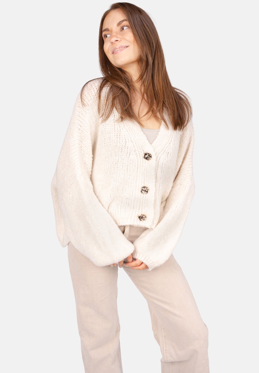 Кардиган Seasons of April JOJO CARDIGAN, Creme/Off-White
Кардиган Seasons of April JOJO CARDIGAN, Creme/Off-White